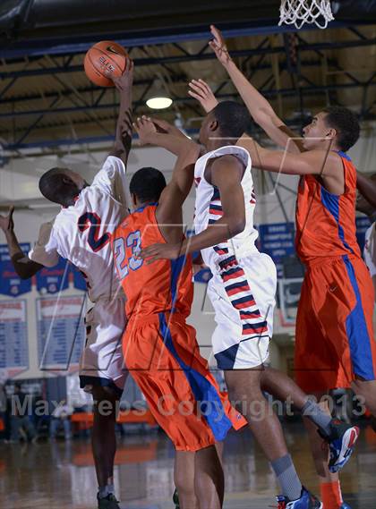 Thumbnail 3 in Redondo Union vs. Bishop Gorman (Tarkanian Classic) photogallery.