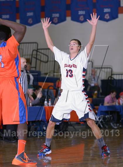 Thumbnail 2 in Redondo Union vs. Bishop Gorman (Tarkanian Classic) photogallery.