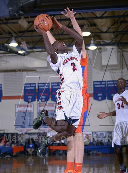 Thumbnail 3 in Redondo Union vs. Bishop Gorman (Tarkanian Classic) photogallery.