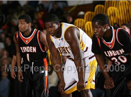 Thumbnail 2 in Linden vs. Mt. Vernon photogallery.