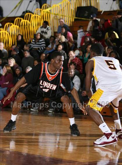 Thumbnail 3 in Linden vs. Mt. Vernon photogallery.