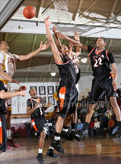 Thumbnail 2 in Linden vs. Mt. Vernon photogallery.
