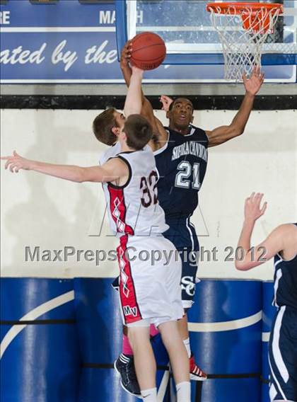 Thumbnail 3 in Murrieta Valley vs Sierra Canyon (Torrey Pines Holiday Classic) photogallery.