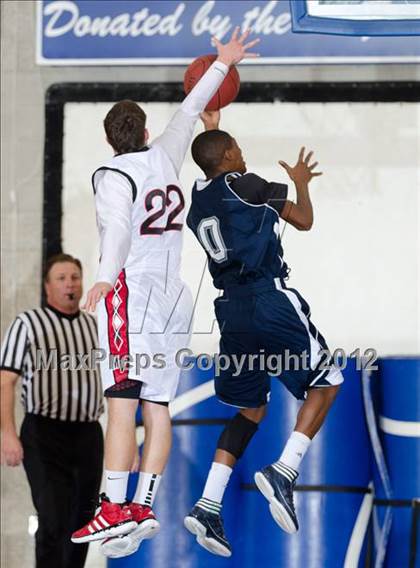Thumbnail 3 in Murrieta Valley vs Sierra Canyon (Torrey Pines Holiday Classic) photogallery.