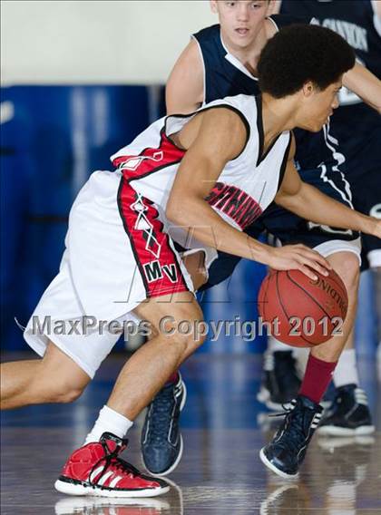 Thumbnail 2 in Murrieta Valley vs Sierra Canyon (Torrey Pines Holiday Classic) photogallery.
