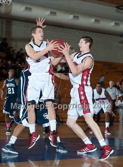 Thumbnail 2 in Murrieta Valley vs Sierra Canyon (Torrey Pines Holiday Classic) photogallery.