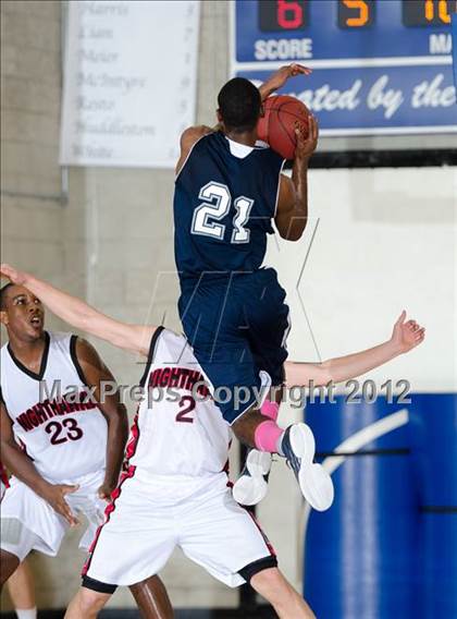 Thumbnail 3 in Murrieta Valley vs Sierra Canyon (Torrey Pines Holiday Classic) photogallery.