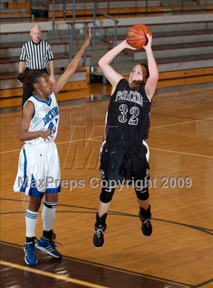 Thumbnail 1 in Dickinson @ Pearland  (McDonalds Texas Invitational) photogallery.