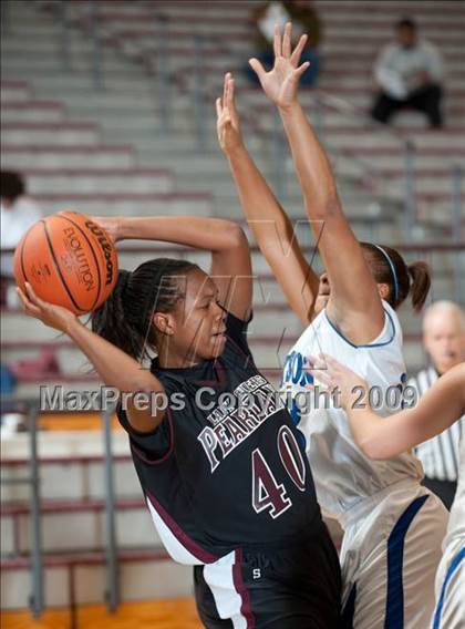 Thumbnail 3 in Dickinson @ Pearland  (McDonalds Texas Invitational) photogallery.