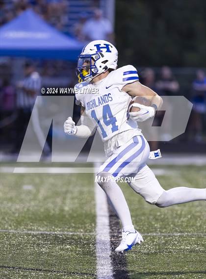 Thumbnail 1 in Highlands @ Covington Catholic photogallery.
