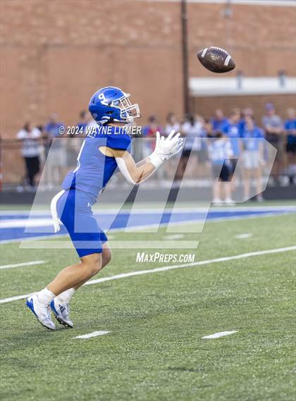 Thumbnail 1 in Highlands @ Covington Catholic photogallery.