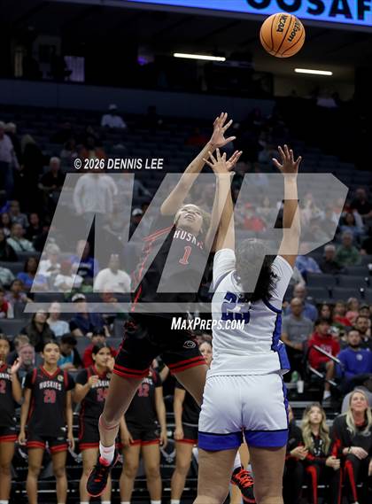 Thumbnail 2 in Centennial vs. Clovis (CIF State D1 Final) photogallery.