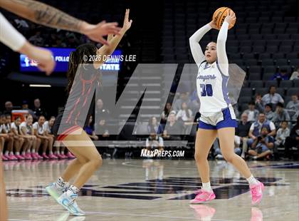 Thumbnail 2 in Centennial vs. Clovis (CIF State D1 Final) photogallery.
