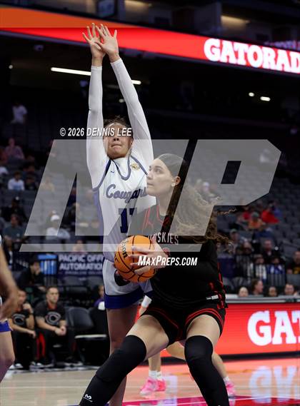 Thumbnail 1 in Centennial vs. Clovis (CIF State D1 Final) photogallery.