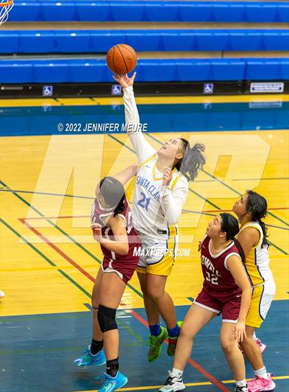 Thumbnail 2 in Lowell vs. Santa Clara photogallery.