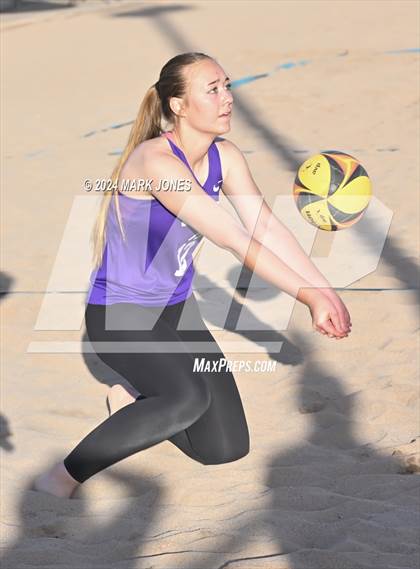 Thumbnail 3 in Dysart @ Northwest Christian photogallery.