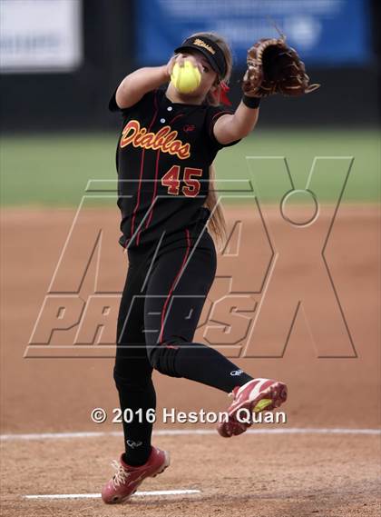 Thumbnail 2 in Valley View vs. Mission Viejo (CIF-SS D2 Final) photogallery.