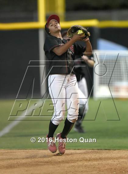 Thumbnail 2 in Valley View vs. Mission Viejo (CIF-SS D2 Final) photogallery.