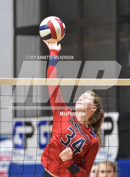Thumbnail 2 in Vanguard vs. Thompson (Nike Tournament of Champions) photogallery.