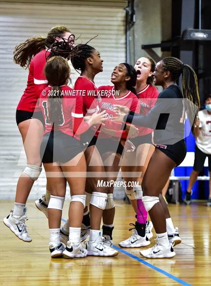 Thumbnail 2 in Vanguard vs. Thompson (Nike Tournament of Champions) photogallery.