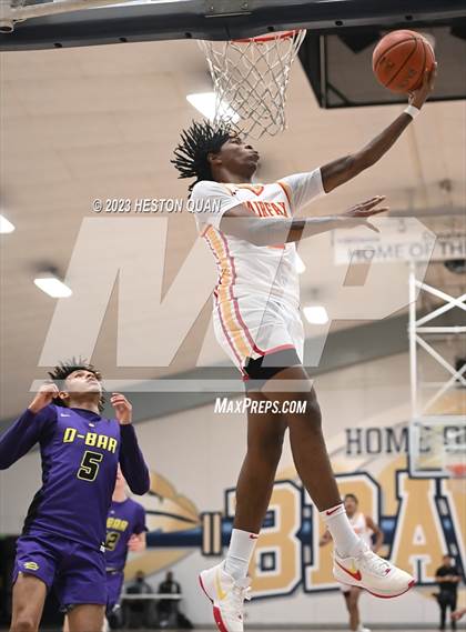 Thumbnail 3 in Diamond Bar vs. Fairfax (MLK Classic) photogallery.