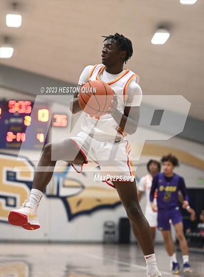 Thumbnail 3 in Diamond Bar vs. Fairfax (MLK Classic) photogallery.