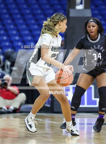 Thumbnail 3 in Cedar Park vs. College Station (UIL 5A State Semifinal) photogallery.