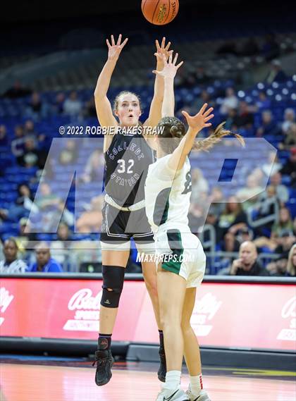 Thumbnail 2 in Cedar Park vs. College Station (UIL 5A State Semifinal) photogallery.