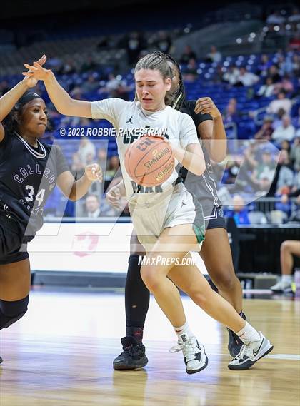 Thumbnail 2 in Cedar Park vs. College Station (UIL 5A State Semifinal) photogallery.