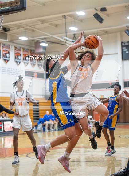 Thumbnail 3 in O'Farrell Charter @ Escondido photogallery.