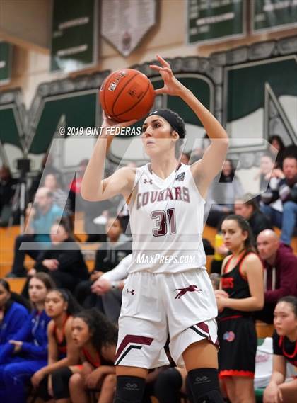 Thumbnail 1 in St. Joseph Notre Dame vs. Carondelet (Elite is Earned New Year Classic) photogallery.