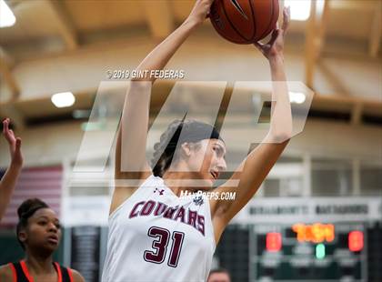 Thumbnail 1 in St. Joseph Notre Dame vs. Carondelet (Elite is Earned New Year Classic) photogallery.