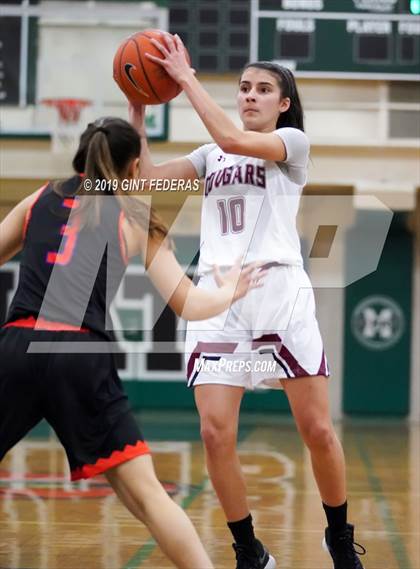 Thumbnail 1 in St. Joseph Notre Dame vs. Carondelet (Elite is Earned New Year Classic) photogallery.