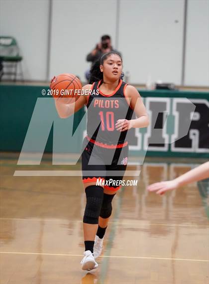 Thumbnail 1 in St. Joseph Notre Dame vs. Carondelet (Elite is Earned New Year Classic) photogallery.