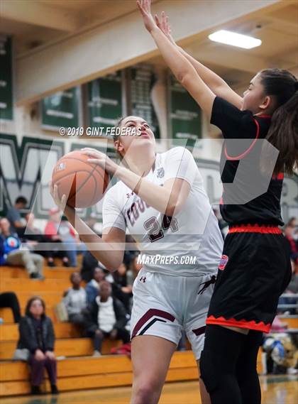 Thumbnail 3 in St. Joseph Notre Dame vs. Carondelet (Elite is Earned New Year Classic) photogallery.