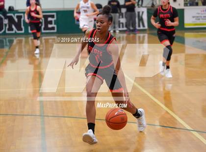 Thumbnail 1 in St. Joseph Notre Dame vs. Carondelet (Elite is Earned New Year Classic) photogallery.