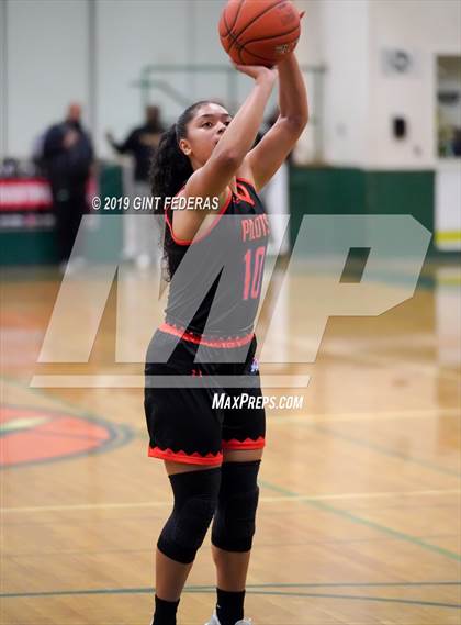 Thumbnail 1 in St. Joseph Notre Dame vs. Carondelet (Elite is Earned New Year Classic) photogallery.