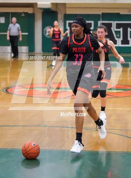 Thumbnail 1 in St. Joseph Notre Dame vs. Carondelet (Elite is Earned New Year Classic) photogallery.