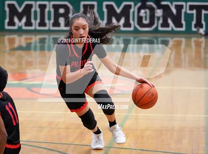 Thumbnail 3 in St. Joseph Notre Dame vs. Carondelet (Elite is Earned New Year Classic) photogallery.