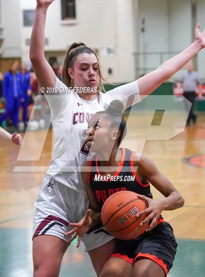 Thumbnail 2 in St. Joseph Notre Dame vs. Carondelet (Elite is Earned New Year Classic) photogallery.