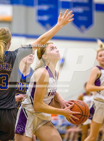 Thumbnail 3 in Portola vs. Lowry (Varsity Elite) photogallery.