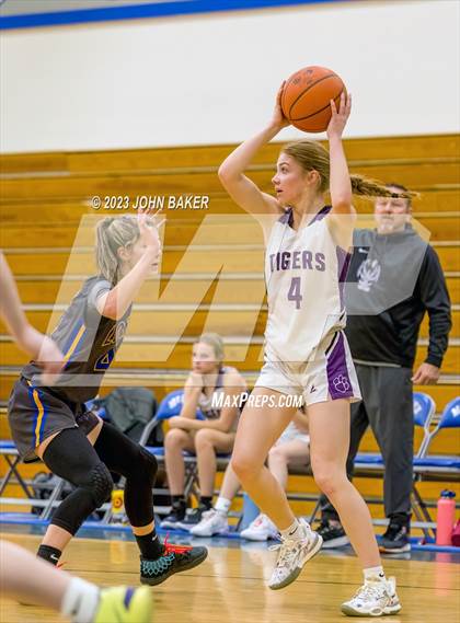 Thumbnail 1 in Portola vs. Lowry (Varsity Elite) photogallery.