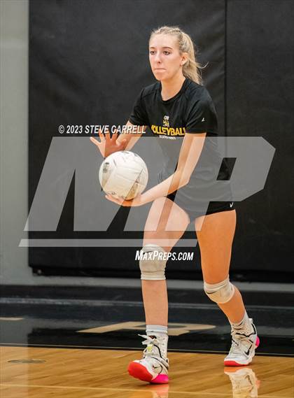 Thumbnail 3 in Enterprise vs Shasta photogallery.