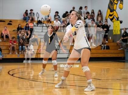 Thumbnail 1 in Enterprise vs Shasta photogallery.