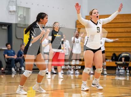 Thumbnail 2 in Enterprise vs Shasta photogallery.