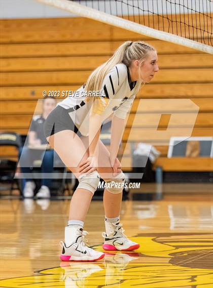 Thumbnail 1 in Enterprise vs Shasta photogallery.