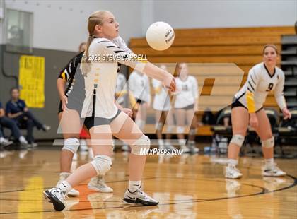 Thumbnail 3 in Enterprise vs Shasta photogallery.