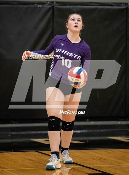 Thumbnail 2 in Enterprise vs Shasta photogallery.