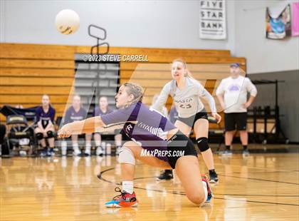 Thumbnail 2 in Enterprise vs Shasta photogallery.