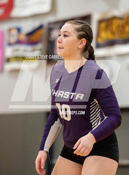 Thumbnail 3 in Enterprise vs Shasta photogallery.
